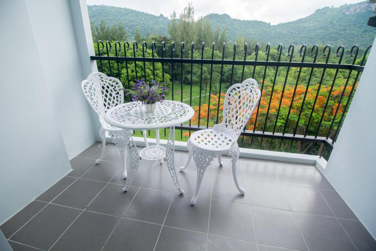 Courtyard Khaoyai By August Apartment Mu Si Bagian luar foto